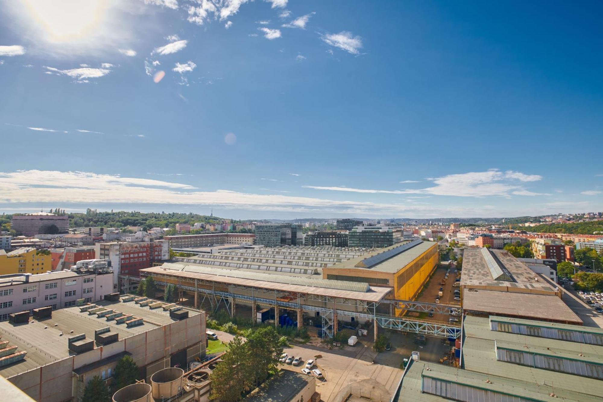 High-sky O2 Arena With Garage Parking And Ac Apartmán *